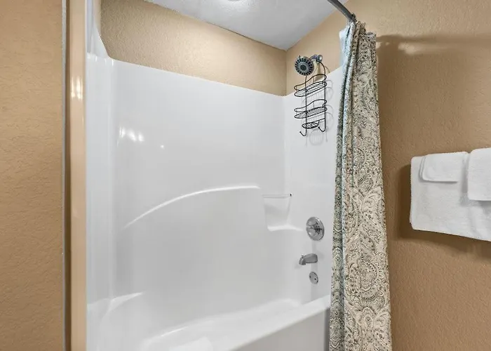 Apartment Crystal Shores West 1105 By Youngs Suncoast